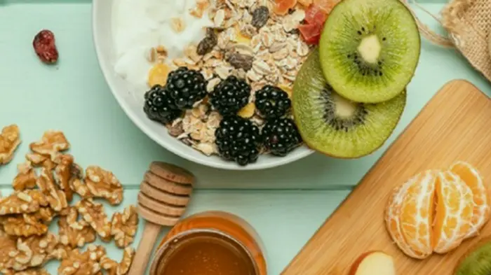 بروتين طبيعي من المكسرات والفواكه